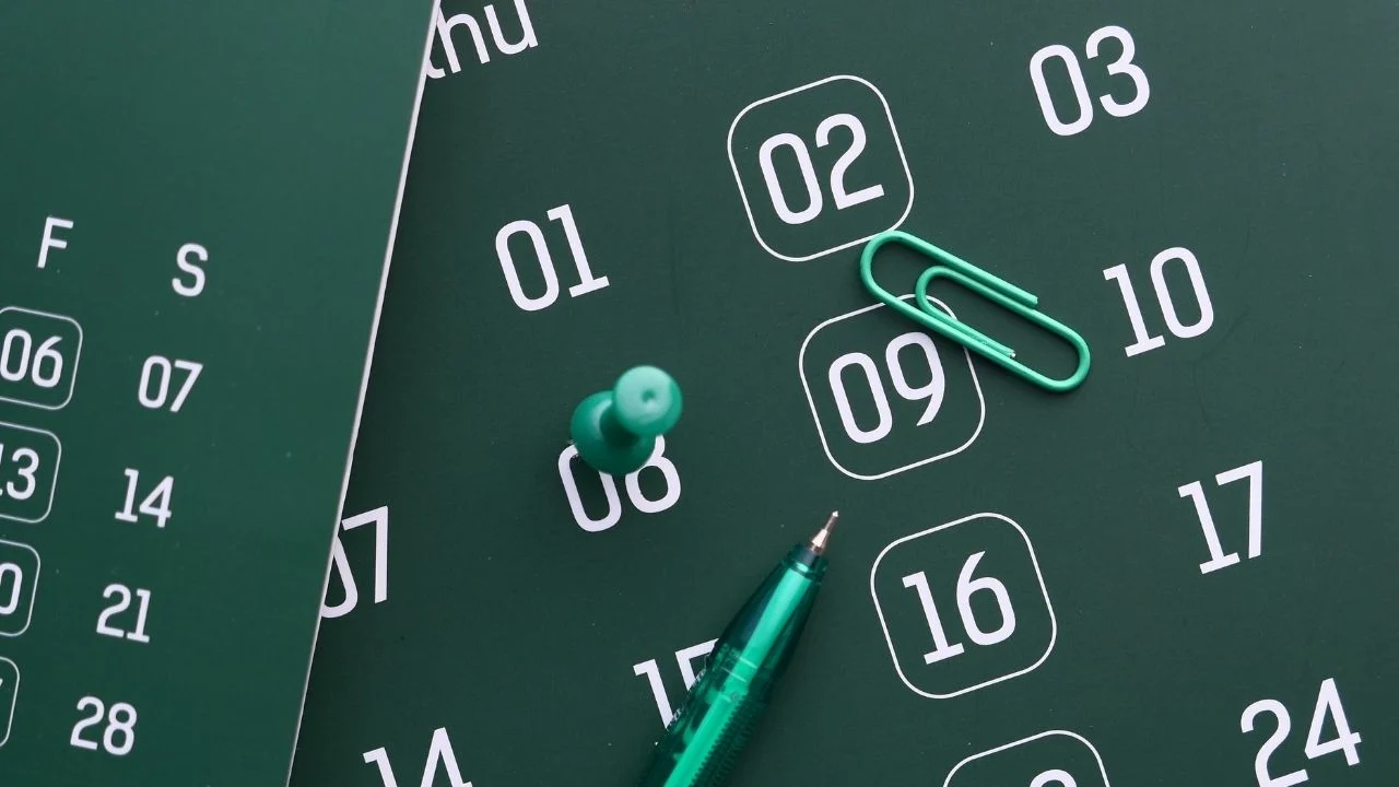 Ilustrasi kalender 2026 dengan tanggal cuti bersama yang ditetapkan pemerintah.