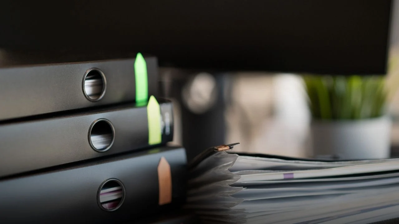 Ilustrasi daftar nama selebriti disebut dalam berkas Jeffrey Epstein