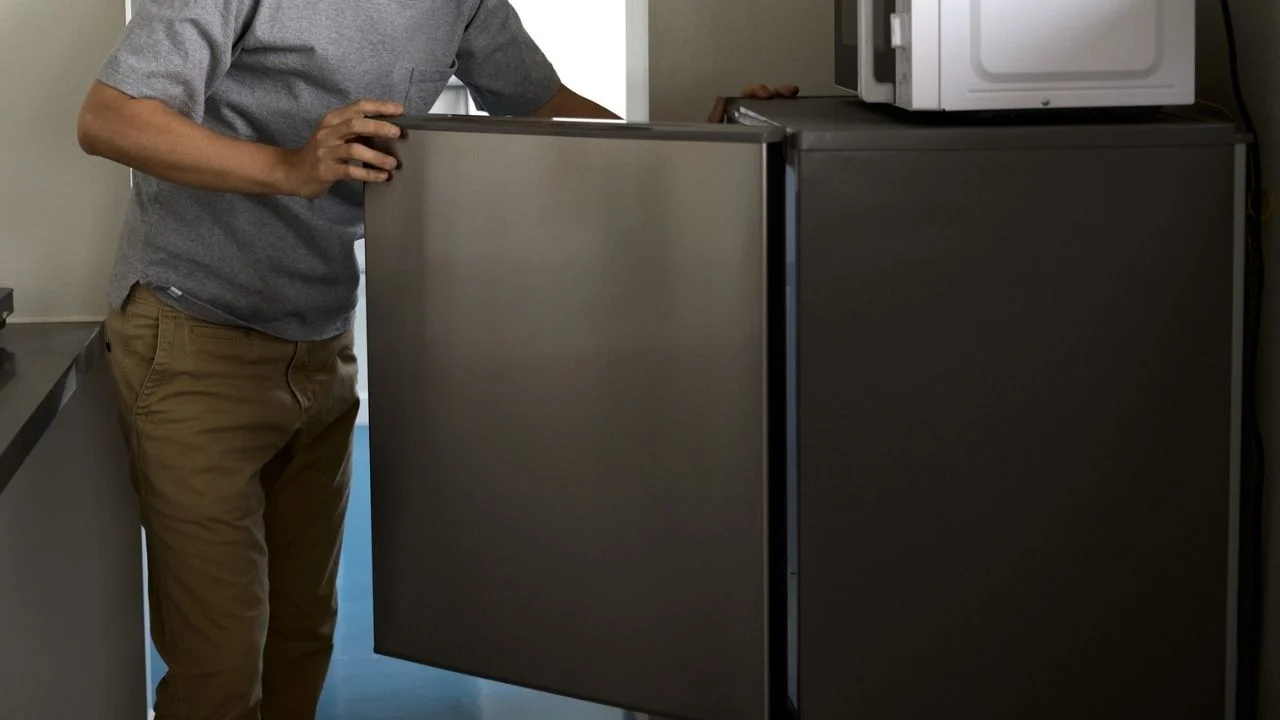 Penyebab Kulkas Baru 2026 Bunyi Berisik dan Cara Mengatasinya Tanpa Panggil Teknisi
