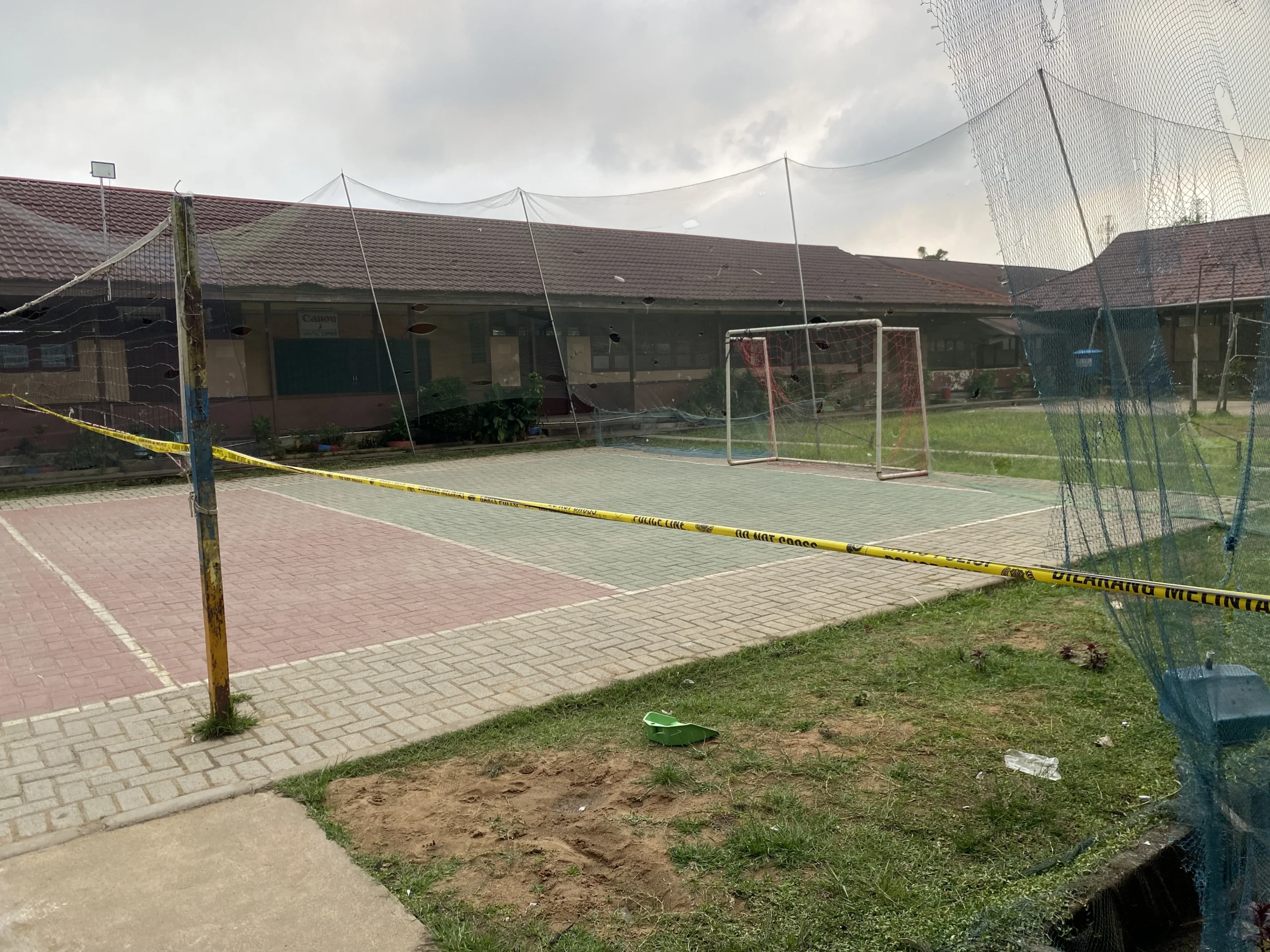 Bom rakitan meledak di SMPN 3 Sungai Raya Kubu Raya, polisi melakukan sterilisasi lokasi sekolah