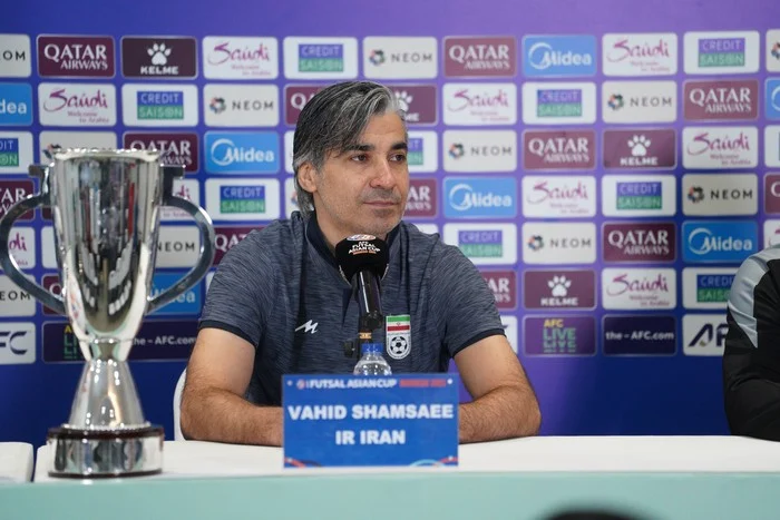Pelatih Timnas Futsal Iran, Vahid Shamsaee, mewaspadai motivasi tinggi dan atmosfer suporter Indonesia di final Piala Asia Futsal 2026.