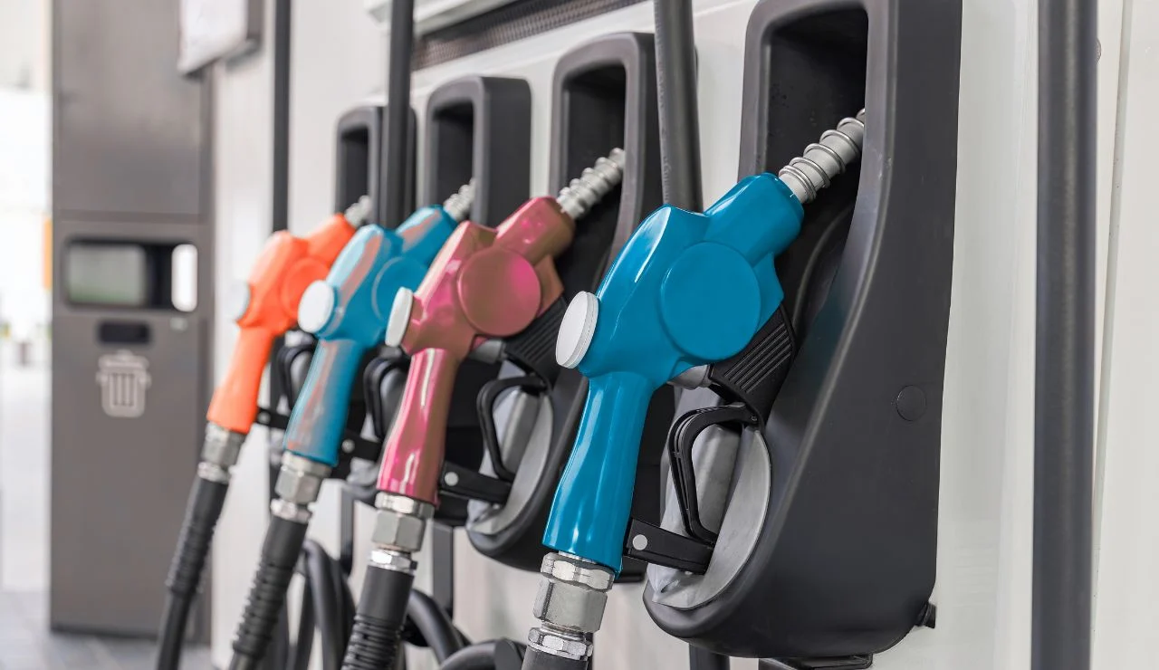 ilustrasi harga BBM naik di SPBU