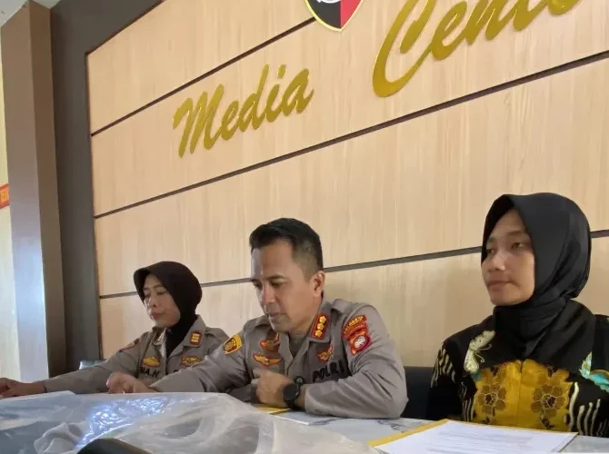 Konferensi pers Polresta Pontianak ungkap kasus pencurian rumdis