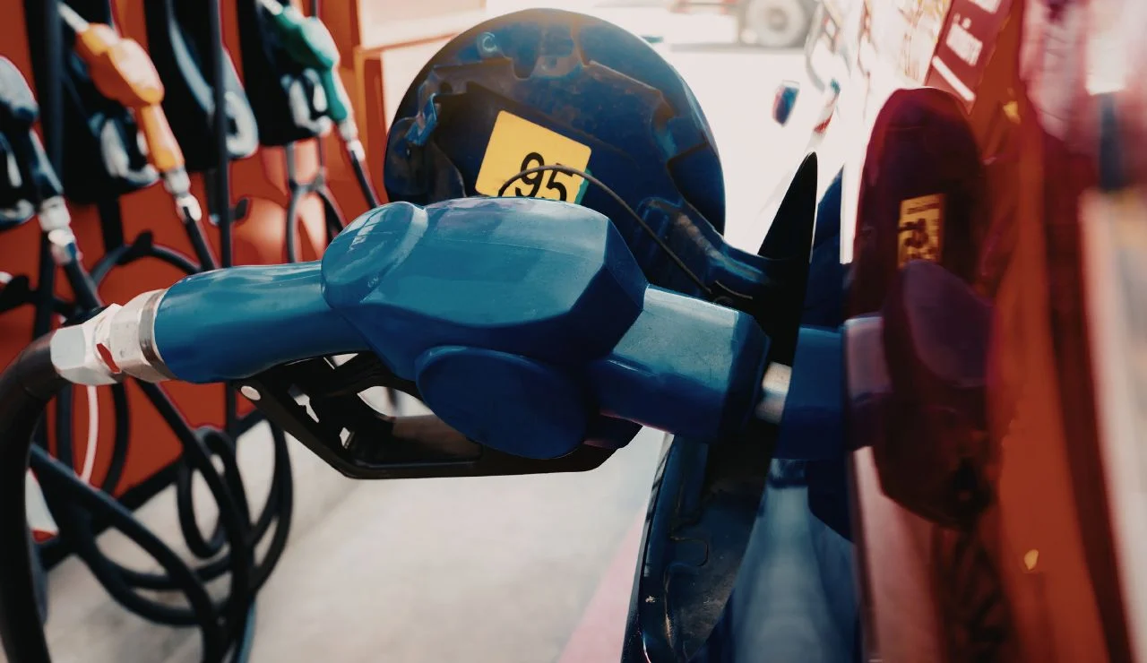 pengisian pertalite di SPBU untuk mobil pribadi